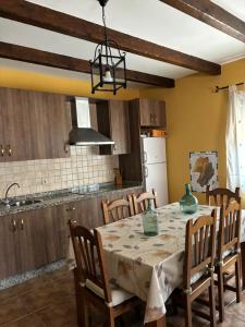 Kuchyňa alebo kuchynka v ubytovaní Casa Rural Las Nogueras + 25 fotografií