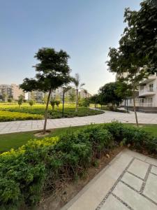 Zahrada ubytování Madinaty B12 Shared Apartment With Private Rooms - One minute from Mall - غرفة خاصة في شقة مشتركة + 37 fotografií