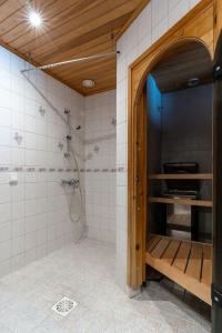 Ένα μπάνιο στο Santa's Loghouse