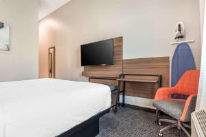 Sjónvarps- og/eða afþreyingartæki á Comfort Inn Miramar Beach-Destin