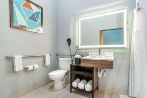 Baðherbergi á Comfort Inn Miramar Beach-Destin