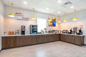 Kaffi- og teaðstaða á Comfort Inn Miramar Beach-Destin
