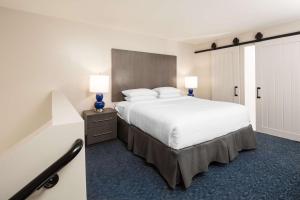 Φωτογραφία από το άλμπουμ του Hotel Renovo Des Moines Urbandale,Tapestry Collection Hilton σε Urbandale