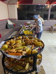 Φαγητό σε αυτό το διαμέρισμα ή κάπου εκεί κοντά