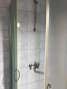 Ένα μπάνιο στο Sani Suteren Apartment +50 φωτογραφίες