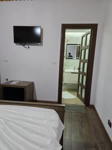 TV a/nebo společenská místnost v ubytování Hazmurat Hotel