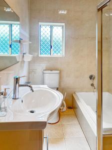 シドニーにあるFamily retreat house 3 bdrm with parking Netflix close to trainのギャラリーの写真