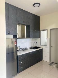Η κουζίνα ή μικρή κουζίνα στο Tiny Sweet Home +15 φωτογραφίες
