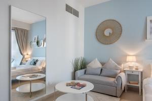 Fotografija u galeriji objekta Lovable Studio with Easy Beach Access at Sparkle Tower u Dubaiju +11 fotografija