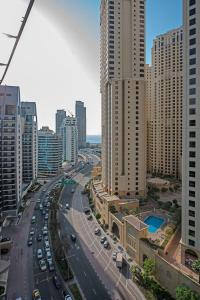 Fotografija u galeriji objekta Lovable Studio with Easy Beach Access at Sparkle Tower u Dubaiju