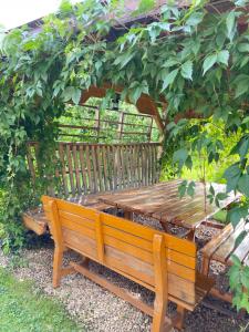 Vonkajšia záhrada v ubytovaní Z Giewontem w Tle Apart&Room