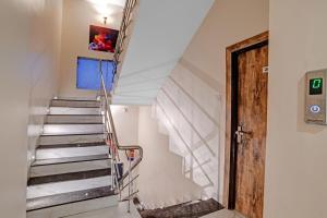 印多尔Townhouse Hotel O Benchmark的相册照片