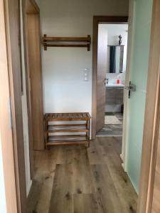 Arcana Apartment的厨房或小厨房
