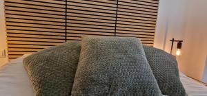 Posteľ alebo postele v izbe v ubytovaní Luxe appartement, centrum Marbella, vlak aan zee!