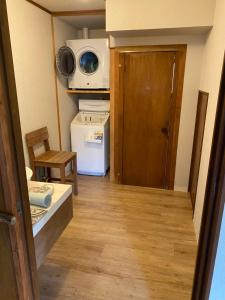 Guesthouse SÁPMI的厨房或小厨房