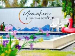 Bazén v ubytování Meenakorn Pool Villa Satun nebo v jeho okolí