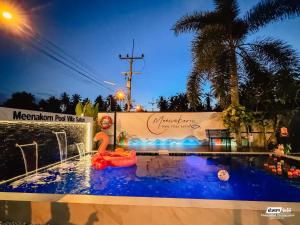 Bazén v ubytování Meenakorn Pool Villa Satun nebo v jeho okolí