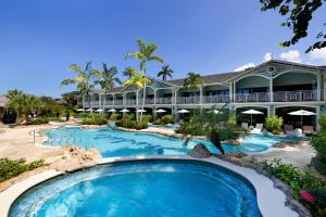 Bazén v ubytování Sandals Negril Beach All Inclusive Resort and Spa - Couples Only nebo v jeho okolí