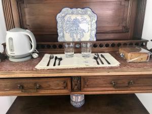 Coffee and tea making facilities at La Almedina: Palacio de Foronda