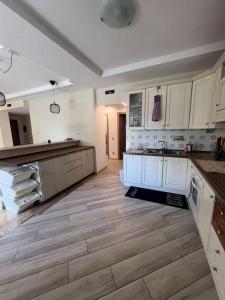 Kuchyň nebo kuchyňský kout v ubytování Casa Vacanze Lakeside Experience