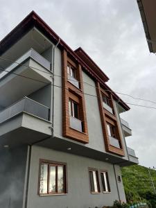 Budova, kde se vila nachází