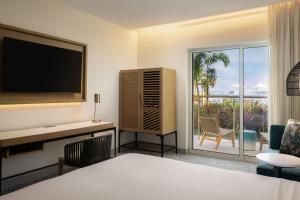 Katil atau katil-katil dalam bilik di Courtyard by Marriott Curacao