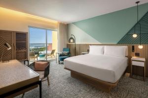 Katil atau katil-katil dalam bilik di Courtyard by Marriott Curacao