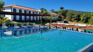 Πισίνα στο ή κοντά στο QUINTA SANTA BÁRBARA ECO RESORT