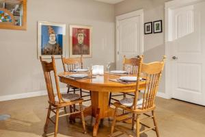 卡尔加里Escape to the Rockies but near Calgary Includes Free Parking and Banff Entry的相册照片