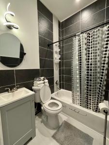 Gallery image of Beautiful Modern Muse with all you need within and around in Soulard
