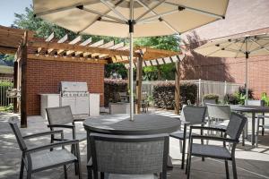 Patio nebo venkovní prostory v ubytování Residence Inn Houston West Energy Corridor