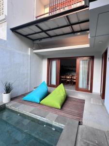 Kolam renang di atau dekat dengan Louise villa