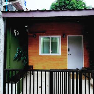 Το κτήριο όπου στεγάζεται  η παραθεριστική κατοικία