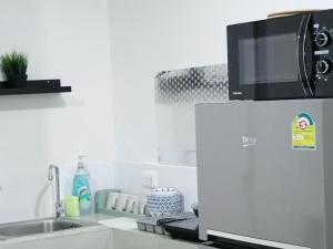 Η κουζίνα ή μικρή κουζίνα στο 90 Homie House in Sathorn +4 φωτογραφίες