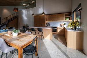 Φωτογραφία από το άλμπουμ του Architectural gem in central Red Hill σε Red Hill