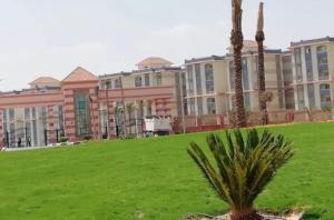 Κήπος έξω από το للإيجار الشهري بجاردينيا سيتي