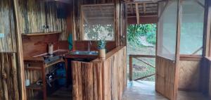 巴顿港Jungle bar Resto & Cottages的相册照片