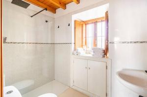 Kúpeľňa v ubytovaní Casa marinera céntrica en Comillas + 33 fotografií