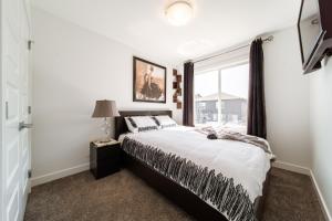 Φωτογραφία από το άλμπουμ του New Luxury House in South Edmonton Near Airport στο Έντμοντον