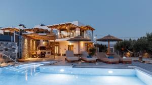 Bazén v ubytování Mediterranean View Villa nebo v jeho okolí