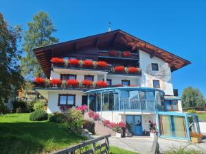 Das Gebäude in dem sich die Pension befindet