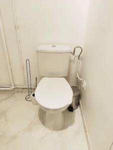 Et badeværelse på Bel appartement proche de Paris - 15 minutes + 4 billeder