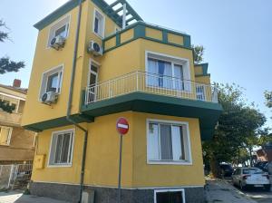 Clădirea în care este situat/ăcamera de închiriat +4 fotografii