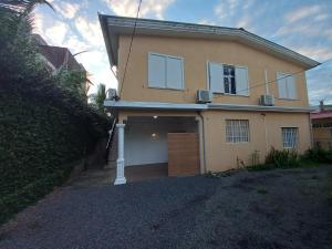 PalmyreにあるCAM Anna Sunset Avenueのガレージ付き家