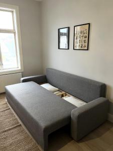 Posezení v ubytování Sekelskiftescharm i Hjärtat av Strömstad, 4 bäddar - Historic Charm, for 4 Guests