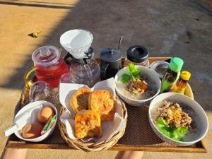 Φαγητό σε αυτό το δωμάτιο σε οικογενειακή κατοικία ή κάπου εκεί κοντά +5 φωτογραφίες