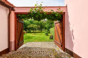 Zahrada ubytování Kristian - House and Garden by KH