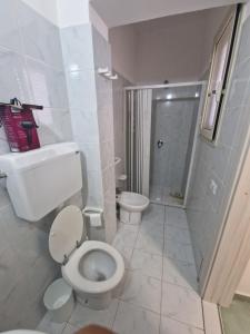 Ένα μπάνιο στο Appartamenti Cala Salina +21 φωτογραφίες