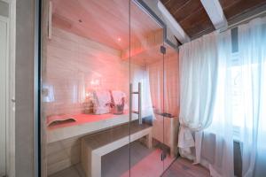 Kúpeľňa v ubytovaní Regia Rosetta - Royal Rooms Borghetto