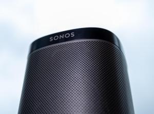 a close up of a sony samurai speaker at Mameloe - Ecohuisjes Terschelling in Midsland